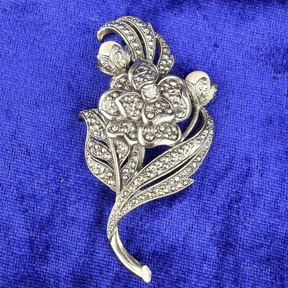Vintage KLJ‎ Avon Brooch Silver Tone Flower Faux Pearl Marcasite